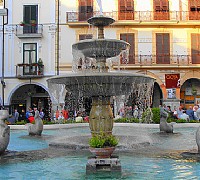fontana dei delfini cava de tirreni