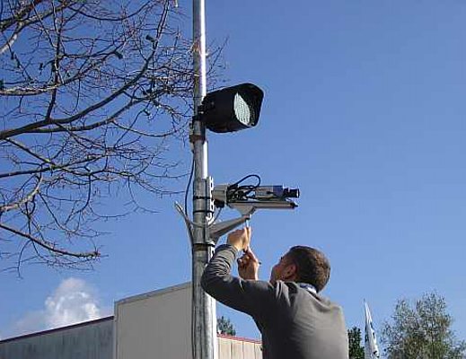 foto dell installazione di un impianto di videosorveglianza foto dell installazione di un impianto di videosorveglianza