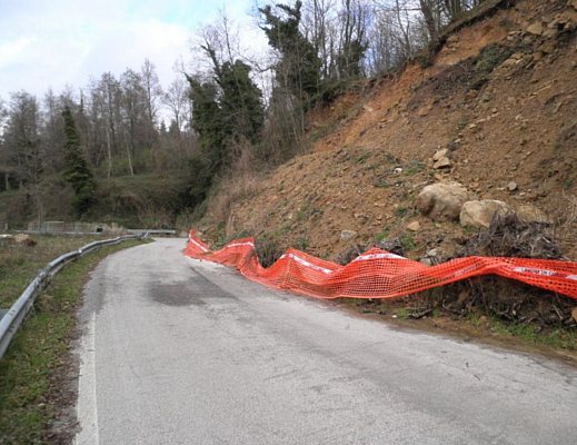 Nicola-Salati foto - frana sulla sp47