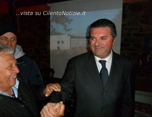franco alfieri in campagna elettorale agropoli