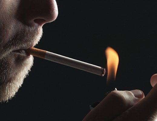 fumare sigaretta o marijuana fumare sigaretta o marijuana