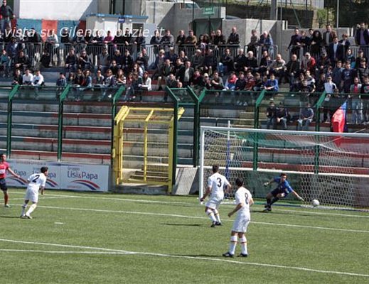 Nicola-Salati foto - il primo gol della Gelbison contro il Nissa ad opera di Tulimieri