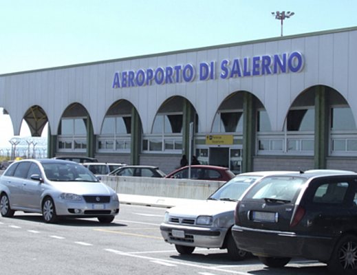 ingresso aeroporto di Salerno