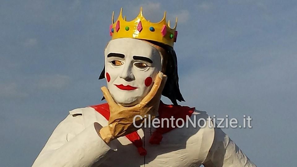 foto carro allegorico carnevale di agropoli