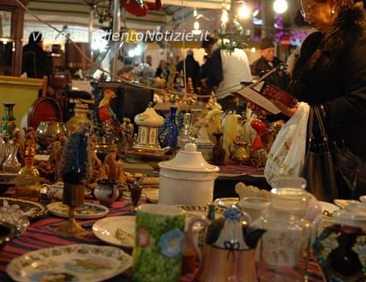 mercatino natale a salerno via mercanti