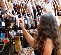 merce falsa ai concerti