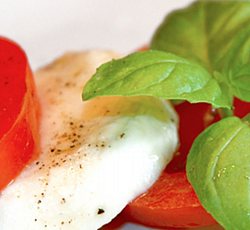 mozzarella pomodori e basilico