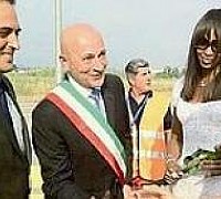 newNaomi Con Il Sindaco Di Bellizzi
