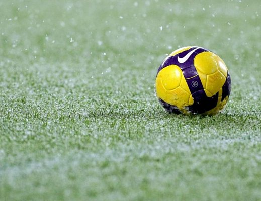 Nicola-Salati foto - pallone in erba e pioggia calcio