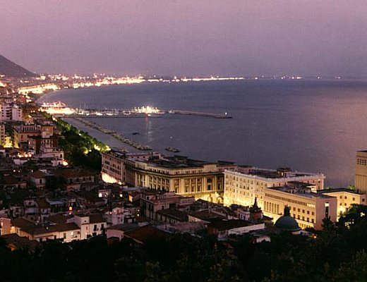 panorama notte salerno