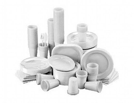 Paolo-Abbate foto - piatti e bicchieri di plastica