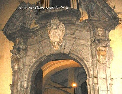 Marisa-Russo foto - portone Pal Genovese art russo