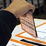 Politica foto - referendum scheda inserita
