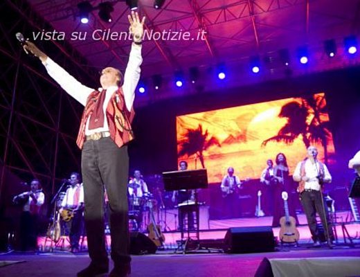 renzo arbore ad eboli 2012