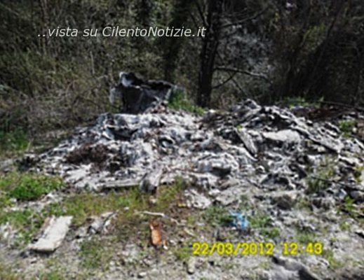 Paolo-Abbate foto - resti balconi bruciati art abbate 16042012