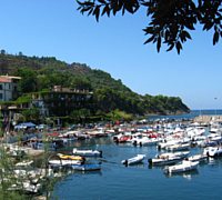 san marco di castellabate porto affollato di barche san marco di castellabate porto affollato di barche