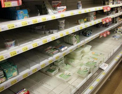 scaffali vuoti supermercati