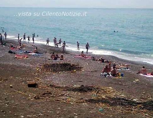 spiagge salerno primo maggio 2012 055