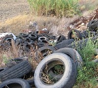 sversamento illegale di rifiuti sversamento illegale di rifiuti