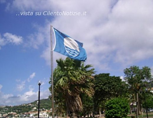 Paolo-Abbate foto - svolazza la bandiera blu art abbate