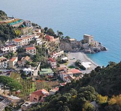 veduta della spiaggia di erchie